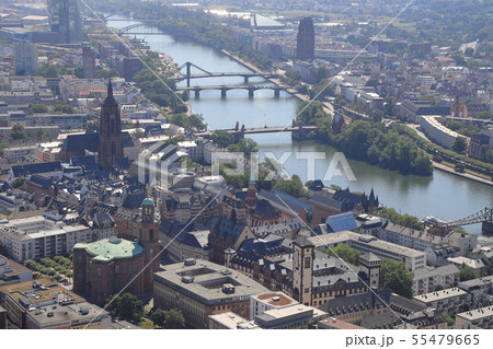 フランクフルト レーマー広場付近とマイン川の写真素材