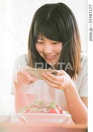 料理　女性　撮影 55487177