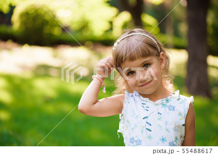 Portrait of a beautiful young little girl 55488617
