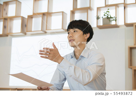 セミナー ミーティング 若い男性 セミナー ミーティング 若い男性 55493872