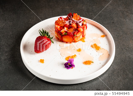 strawberry tartare with avocado and caviar 55494945