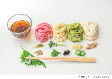 そうめん japanese summer thin noodles (somen) そうめん japanese summer thin noodles (somen) 55497885