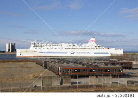 インドネシアへ旅立つ武蔵野線205系と新日本海フェリー 55500191