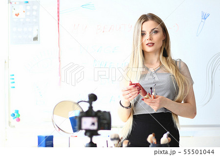 Female Person Video Blogger Streaming Beauty Tips Female Person Video Blogger Streaming Beauty Tips 55501044