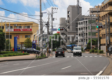 川崎市多摩区宿河原の多摩沿線道路から多摩病院前交差点を見る 55501570