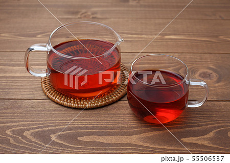 テーブルに置いた 紅茶 ティーカップ 耐熱ガラス テーブルに置いた 紅茶 ティーカップ 耐熱ガラス 55506537