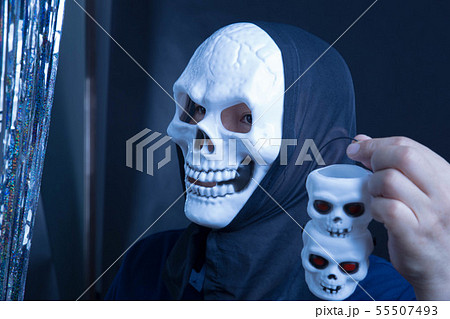 スケルトン 仮面 恐怖の写真素材