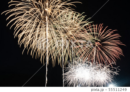 ダイナミックな花火大会 茨城県 古河花火大会の写真素材