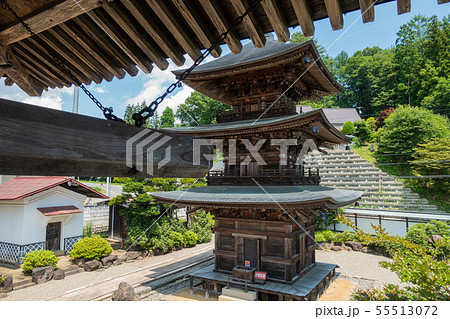 鐘楼堂からの三重塔の眺め:高山寺 上水内郡小川村 鐘楼堂からの三重塔の眺め:高山寺 上水内郡小川村 55513072