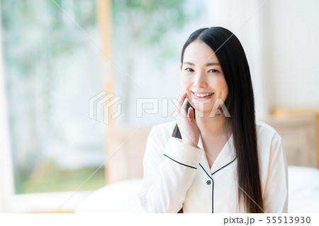 若い女性 55513930
