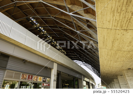 JR高知駅 北口 アーチ状杉材大屋根 くじらドーム 高知県高知市 JR高知駅 北口 アーチ状杉材大屋根 くじらドーム 高知県高知市 55520425