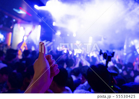 サッカーワールドカップの室内パブリックビューイング 55530425