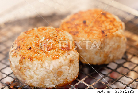 七輪で焼く、肉味噌焼きおにぎり 55531835