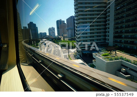 首都高を跨ぐ東京モノレール 55537549