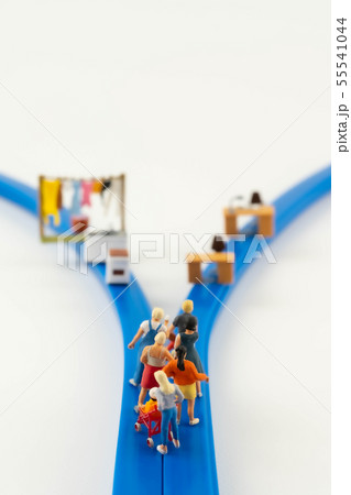 岐路に立つ働くママの人生の選択肢（悩み相談中） 55541044