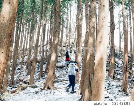 登山 男性グループ  登山 男性グループ  55545892