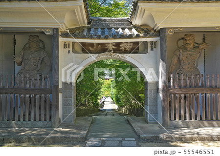 【満願寺 山門】 兵庫県川西市満願寺町7 【満願寺 山門】 兵庫県川西市満願寺町7 55546551