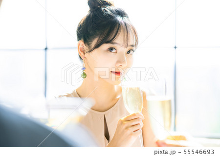 女性 パーティー 女性 パーティー 55546693