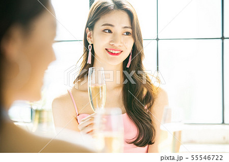 女性　パーティー 55546722