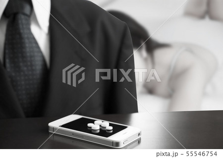 薬　中毒 55546754