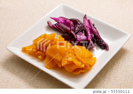 漬物盛り合わせ。しば漬けとつぼ漬け。 55550111