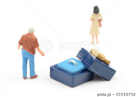 指輪と人物 55550750