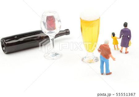 アルコールと人物 55551367