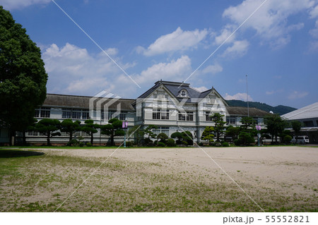 旧遷喬尋常小学校校舎：岡山県真庭市（旧真庭郡久世町）にある歴史的建築物 55552821