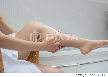 a thirty-something woman 55561214