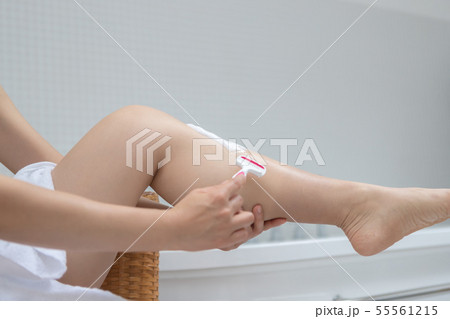 a thirty-something woman 55561215