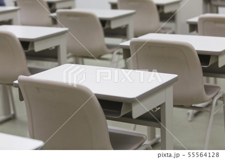 教室の机といす 教室の机といす 55564128