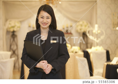 笑顔のカップル 55565306