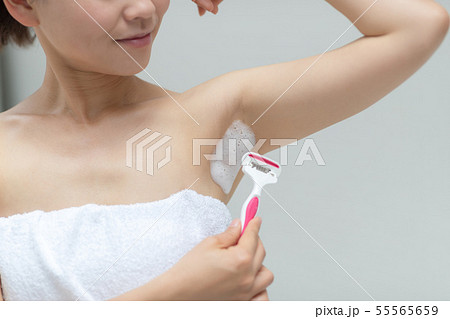 a thirty-something woman a thirty-something woman 55565659