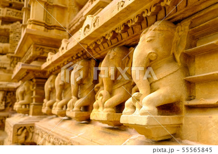 インドのカジュラーホー寺院 インドのカジュラーホー寺院 55565845