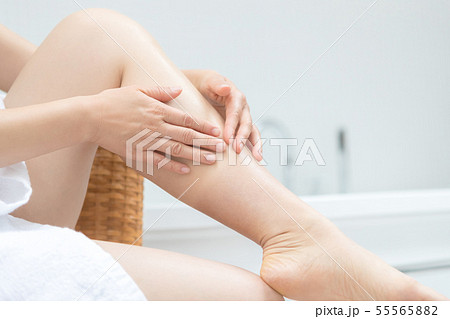 a thirty-something woman a thirty-something woman 55565882