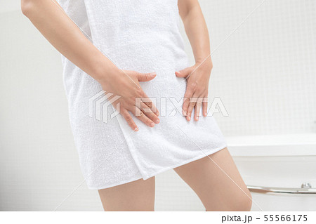 a thirty-something woman a thirty-something woman 55566175