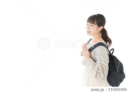 笑顔の若い女性ポートレート 55569390