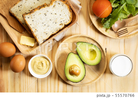 delicious healthy breakfast on wooden table 55570766