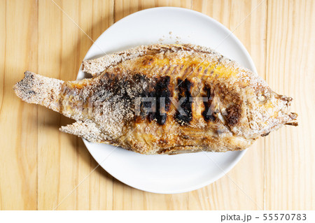 grilled fish 55570783