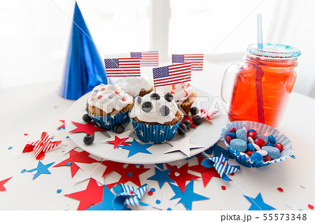 cupcakes with american flags on independence day 55573348