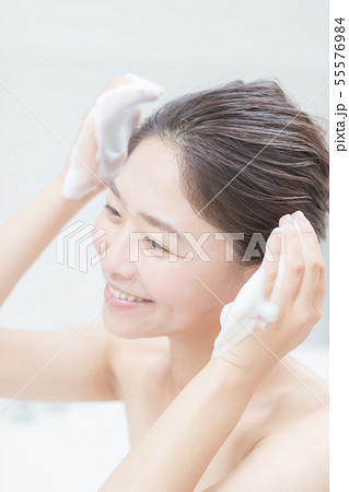 a thirty-something woman a thirty-something woman 55576984