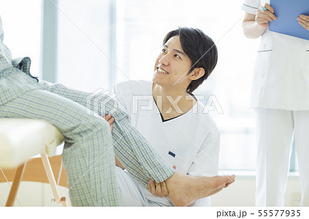 白衣 男性 55577935