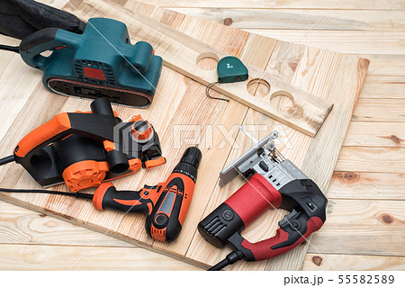 Set of handheld woodworking power tools for 55582589 PIXTA