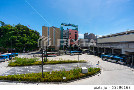 日本の川崎都市景観 溝の口駅（武蔵溝ノ口駅）前の溝の口バスターミナルなどを望む 55596168