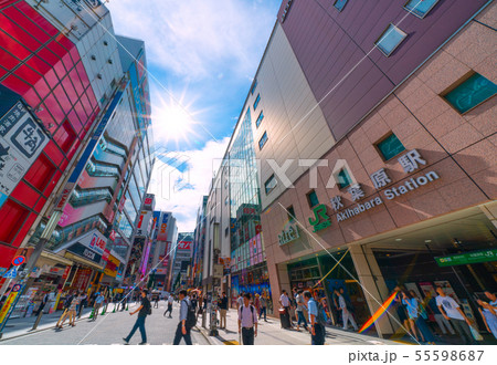 日本の東京都市景観 東京・秋葉原駅前を望む(太陽光・梅雨の晴れ間)=2019年7月19日撮影 日本の東京都市景観 東京・秋葉原駅前を望む(太陽光・梅雨の晴れ間)=2019年7月19日撮影 55598687