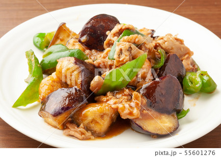 ナスとピーマンの肉味噌炒め ナスとピーマンの肉味噌炒め 55601276