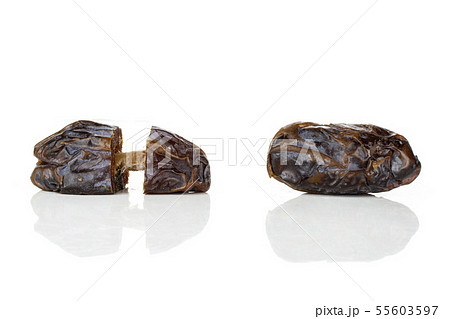 Dried date medjool isolated on white 55603597