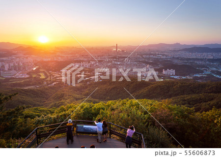 Seoul city skyline in sunset The best view at Namh 55606873