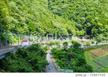 長島ダム駅と山並み 長島ダム駅と山並み 55607430