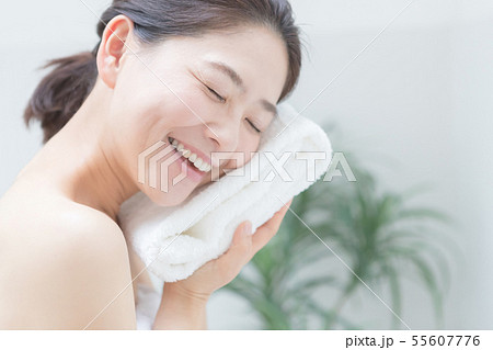 a thirty-something woman a thirty-something woman 55607776